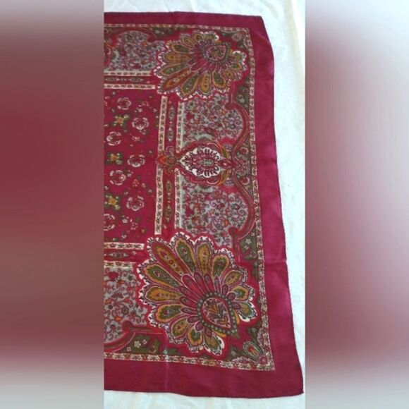 Vintage 💯 Silk Scarf William Morris Style Paisley Red & Gold - Picture 5 of 16